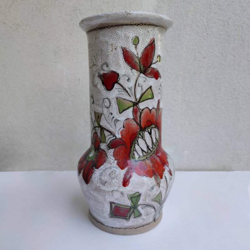 Elio Schiavon | Vaso in terracotta decoro policromo a fiori su base bianca | h.cm. 27,5x13 | firmato